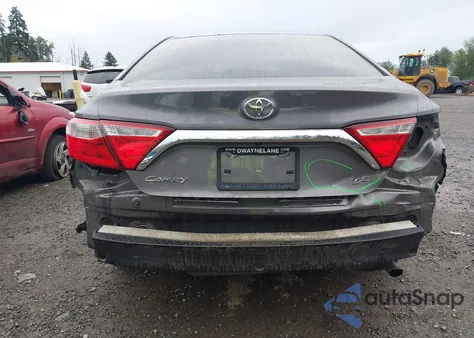 2016 Toyota Camry Le z USA, uszkodzony, nr VIN 4T4BF1FK7GR558213